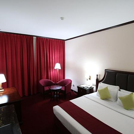 Grand Mayfair Hotel Dubai Bagian luar foto